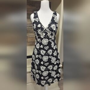 Sigrid Olsen Black & White Floral Sleeveless V-Neck Mini Sundress With A Bow Tie
